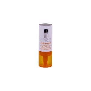 بوستر روزانه ویتامین C خالص 10٪ کلینیک مدل Fresh Pressed CLINIQUE Fresh Pressed Daily Booster with Pure Vitamin C 10%؛ بوستر روزانه حاوی ویتامین C خالص 10٪ برای کمک به شفافیت، درخشندگی و بهبود ظاهر پوست.